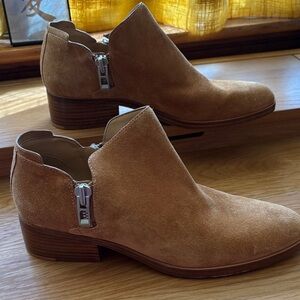 Vero Cuoio Brown Suede Ankle Booties NWOT